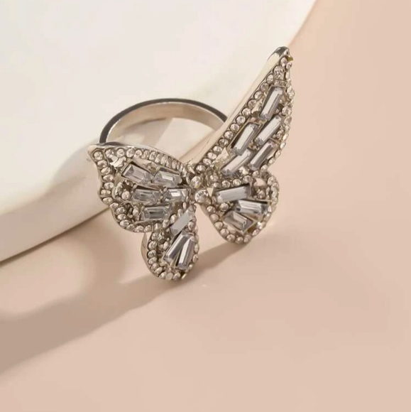 *Shiloh* Butterfly Ring - Picture 2 of 3